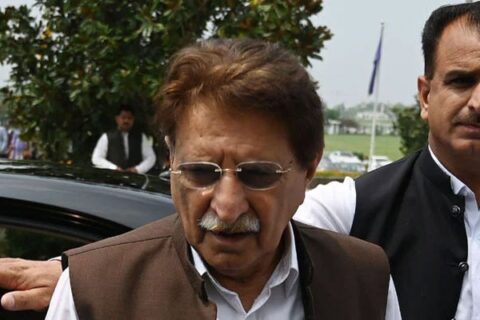 راجہ فاروق حیدر کی متاثرینِ گولہ باری سے اظہارِ یکجہتی کیلئے وادیٔ نیلم آمد